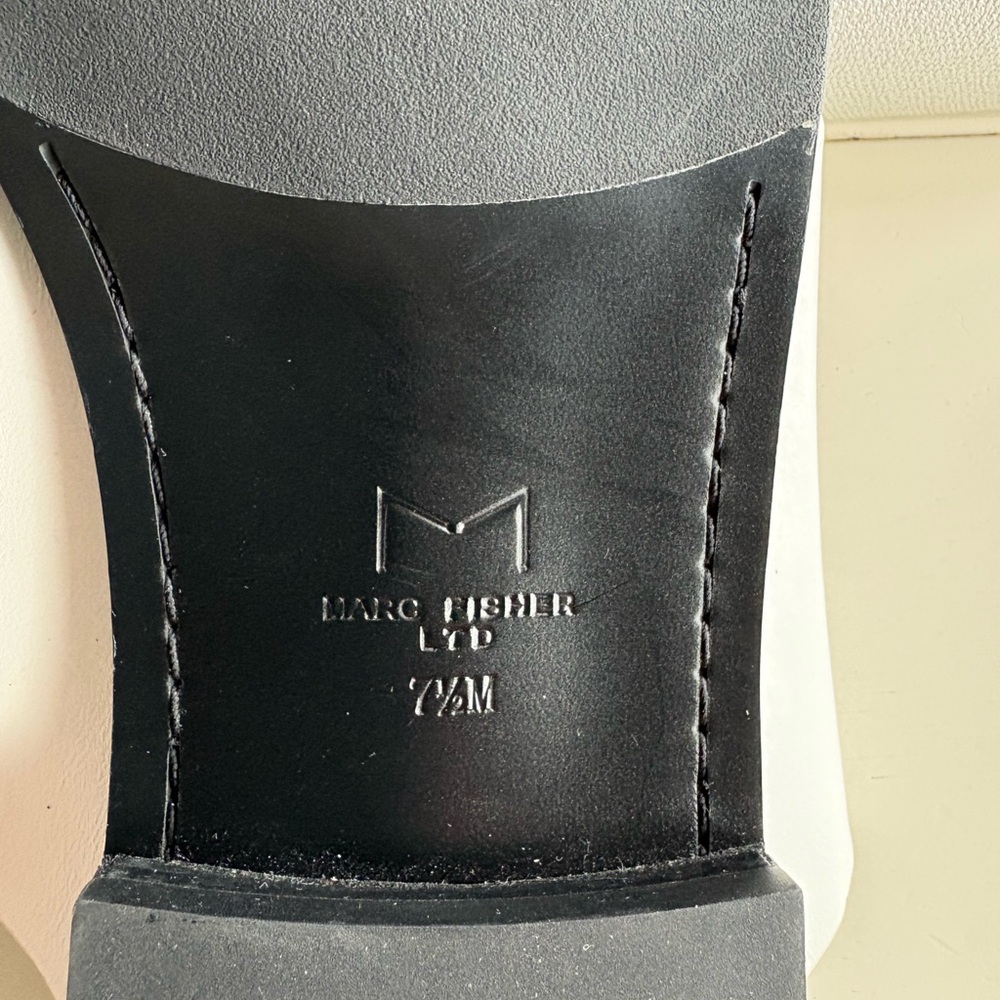 NEW—Marc Fisher White Leather Mules Modern Comfort